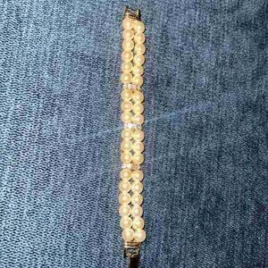 Elegant Pearl Bracelet with Gold Accents